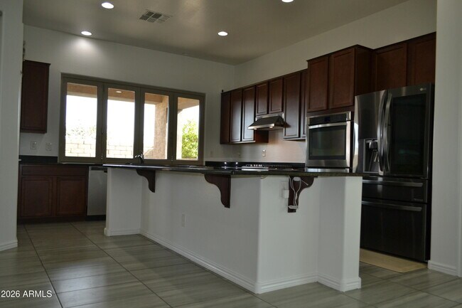 Building Photo - 9644 Thatcher Ave