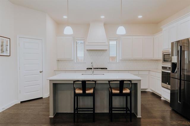 Building Photo - 989 Sprangletop St