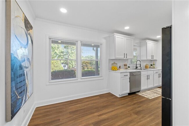 Building Photo - 3144 Flamingo Dr