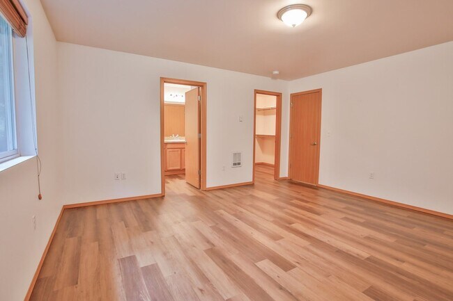 Building Photo - Private Beach Access Comes with This Lovely Freeland Home!