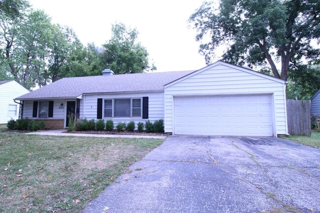 Building Photo - October FREE On This 3 Bedroom 2 Bath Home...