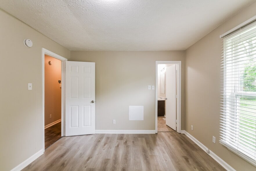 Building Photo - 4825 Manker St