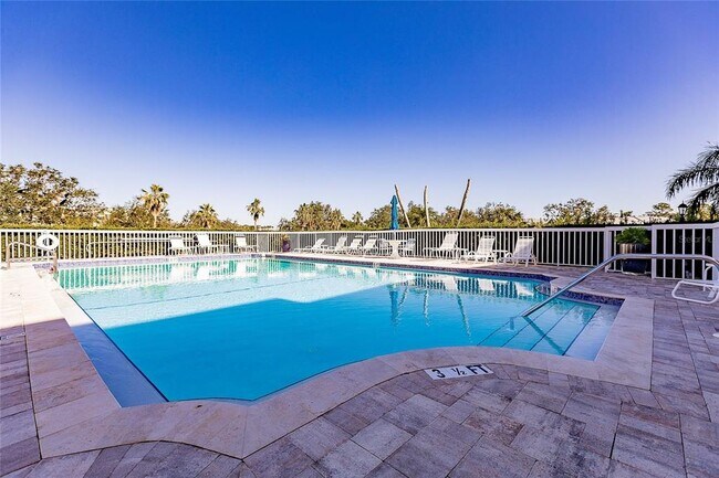 Building Photo - 4550 Pinebrook Cir