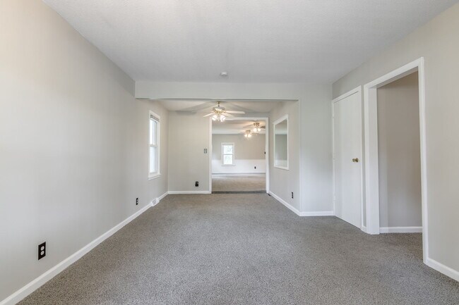 Building Photo - 1601 N Pearl St