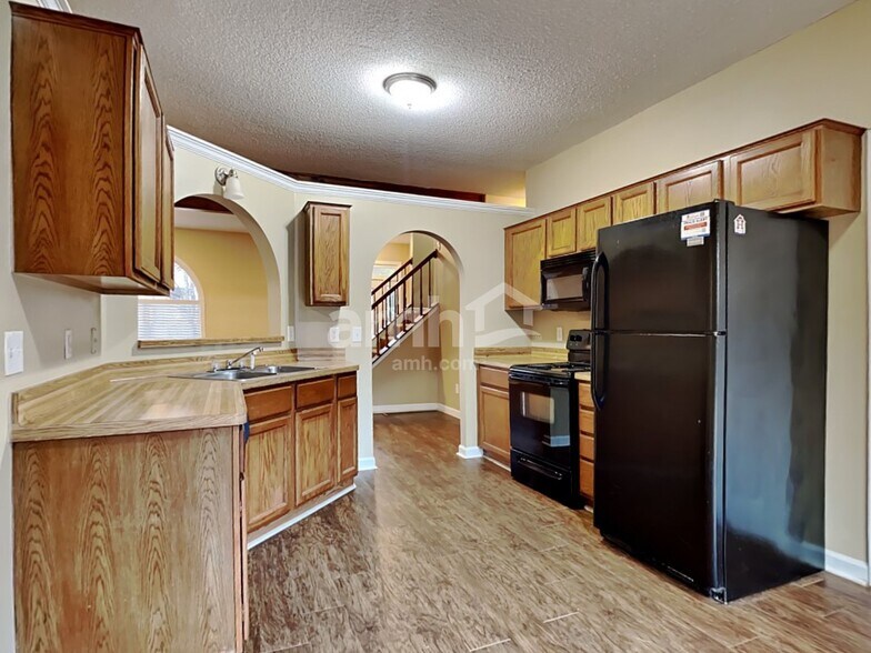 Building Photo - 2020 Foster Dr