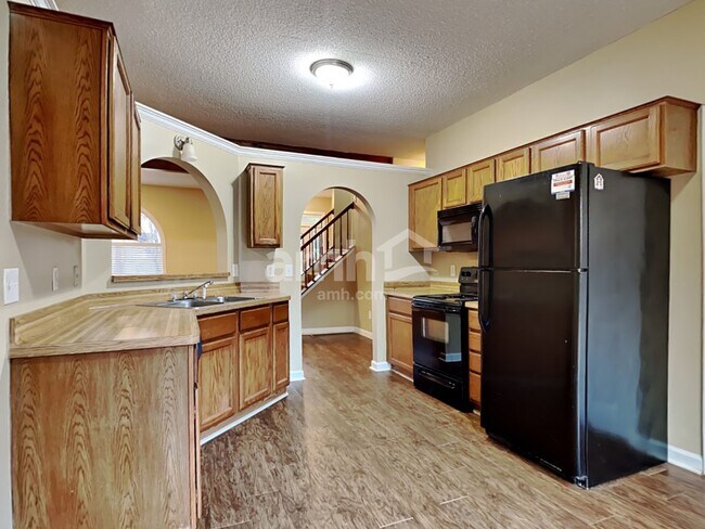 Building Photo - 2020 Foster Dr