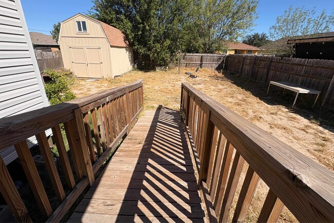 Building Photo - 606 Buckwheat Dr