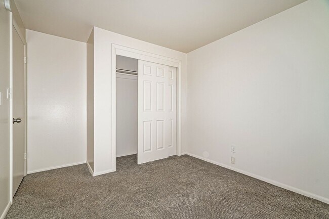 Building Photo - 9725-27 Lake Steilacoom Dr SW