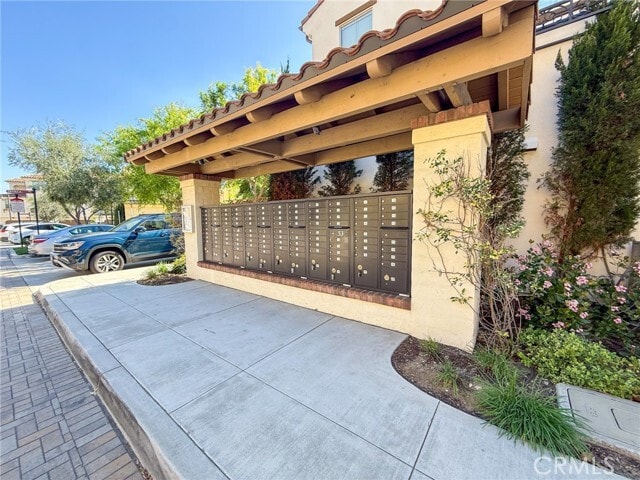 Building Photo - 444 Maravilla Ln