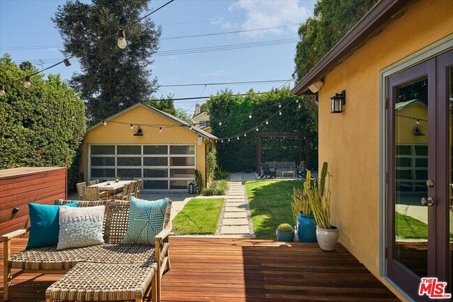 Building Photo - 3422 Larga Ave