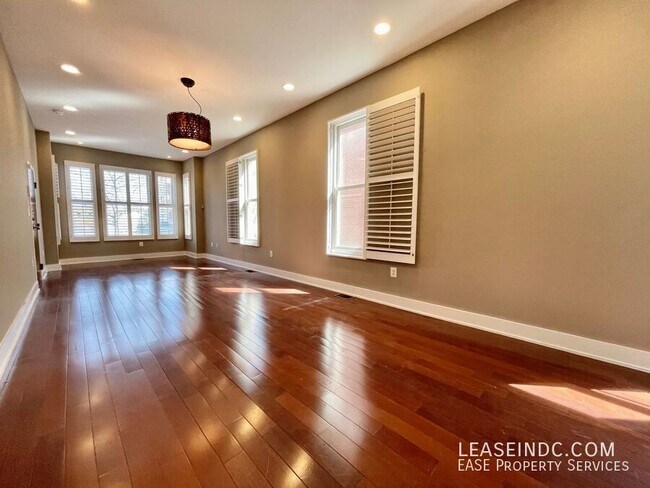 Building Photo - 1004 N Street NW-#1