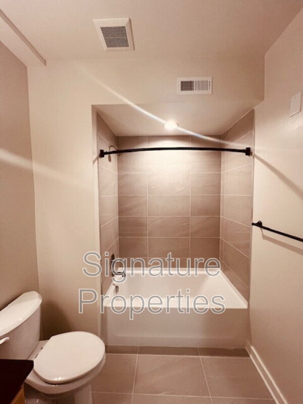 Building Photo - 712 High St