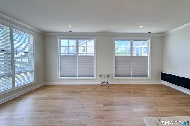 Building Photo - 25 Brentwood Cir
