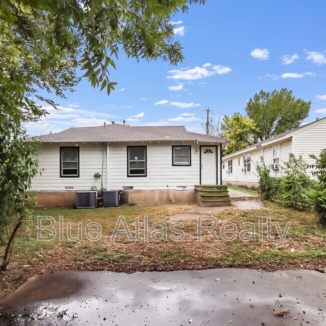 Building Photo - 1104 S Gilpin Ave