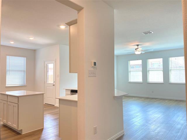 Building Photo - 815 Blackhawk Dr