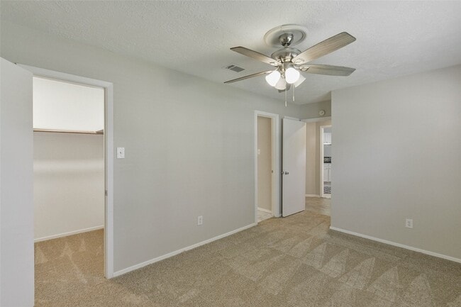 Building Photo - 7211 Fuchsia Ln