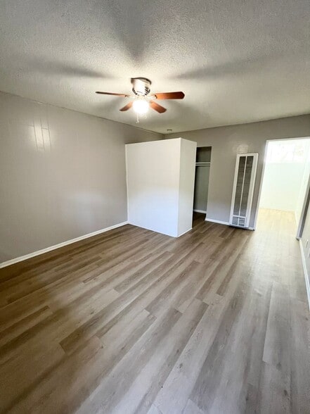 Interior Photo - Villa Gardens