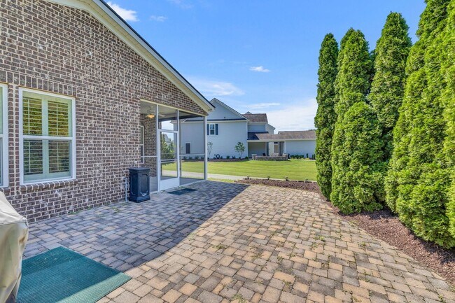 Building Photo - Beautifully maintained and move-in ready, this stunning mostly one-level all-brick home