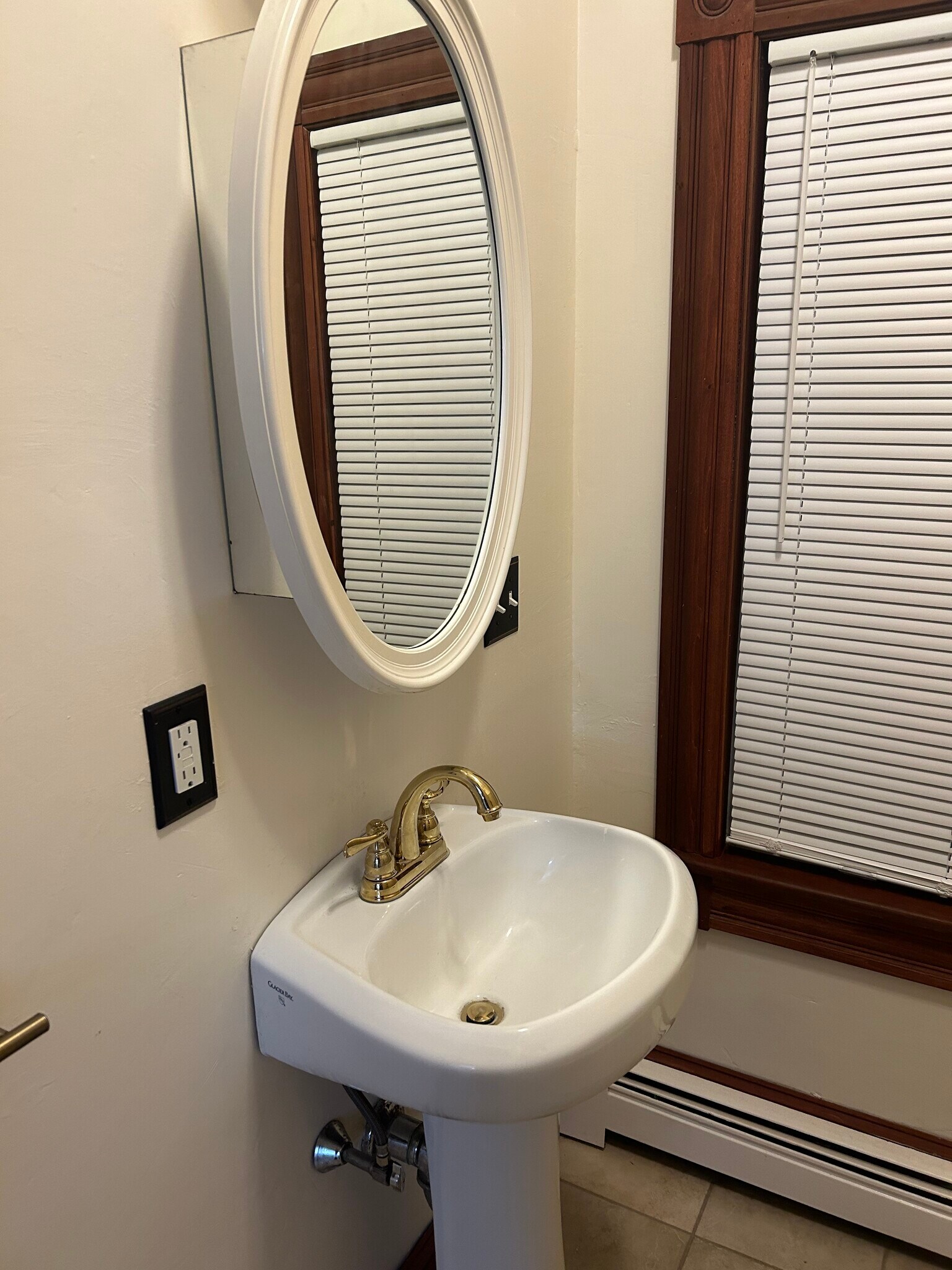 Building Photo - 22 Kingman Ave