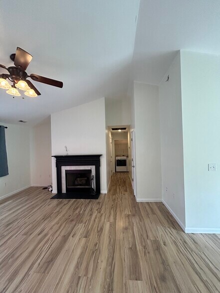 Building Photo - 147 Lawndale Ln