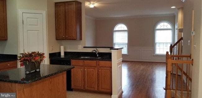 Building Photo - 5503 Sacramento Mews Pl