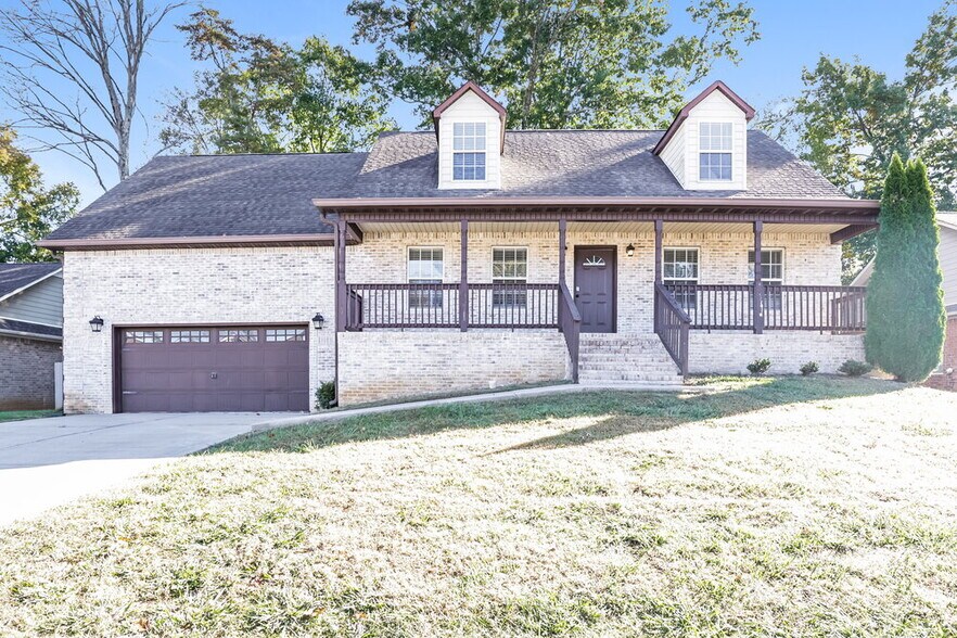 Primary Photo - 2010 Slayton Dr