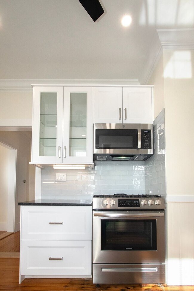 Building Photo - 57 Marcy St