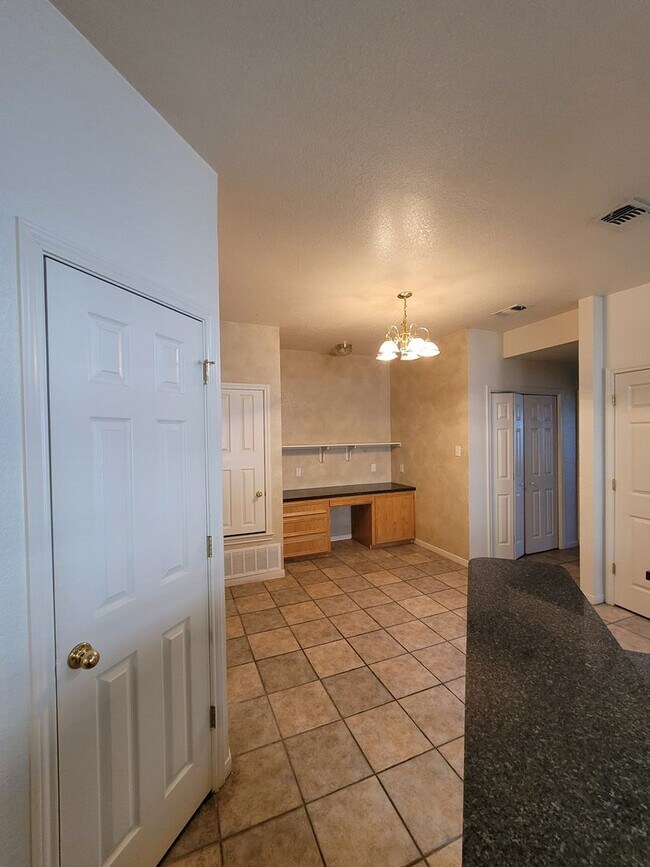 Building Photo - 3601 Dustin Ct