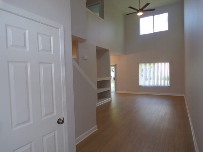 Building Photo - 3364 Blue Ridge Dr