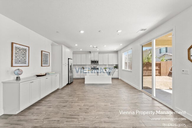 Building Photo - 6000 Waddington Wy