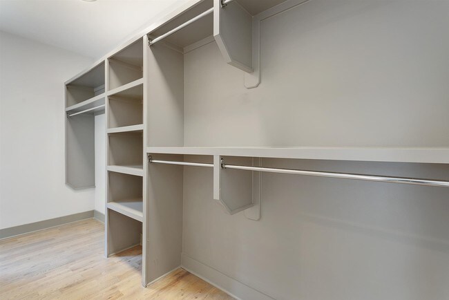 Building Photo - 1044 2nd Ave S