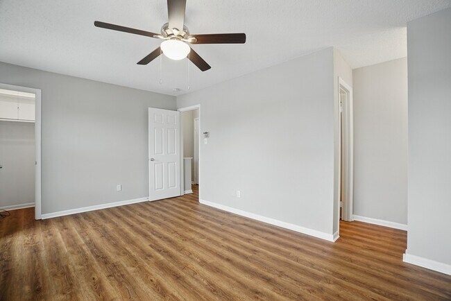 Building Photo - 909 Westwind Pl