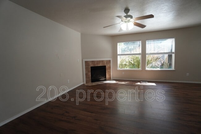 Building Photo - 2934 NW 11th Ave