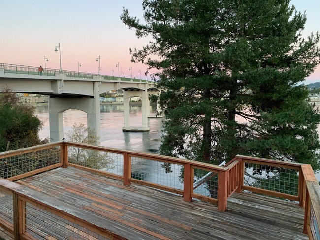 Building Photo - 646 Washington Ave