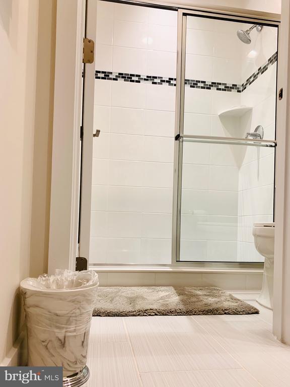 Building Photo - 23603 Hopewell Manor Terrace