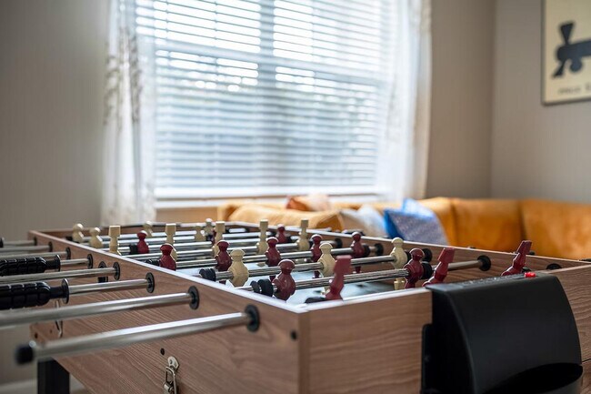 Building Photo - 412 N Hampton Dr