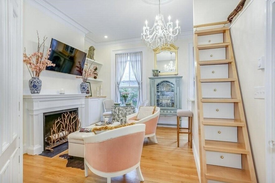 Building Photo - 376 Marlborough St