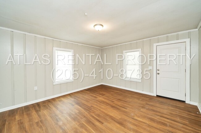 Building Photo - Don't miss this beautifully renovated 2-be...