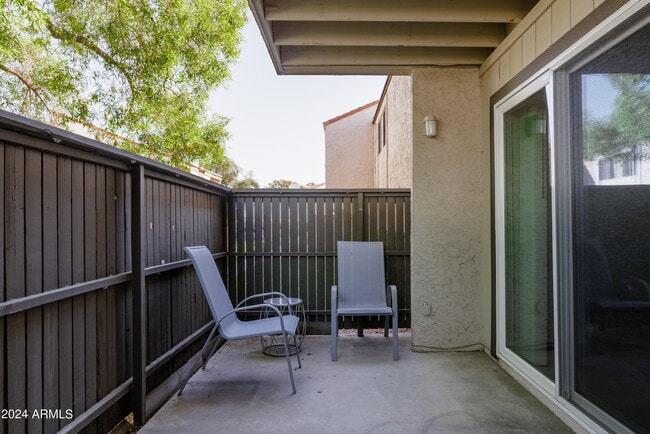 Building Photo - 2938 N 61st Pl