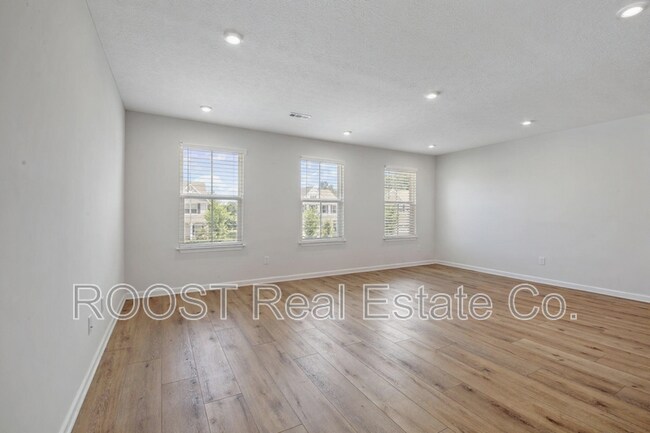 Building Photo - 380 Crownover Way