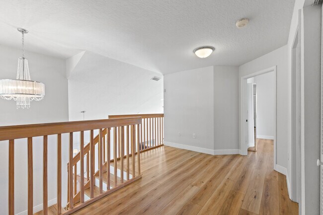 Building Photo - 6805 NW 75th Ct