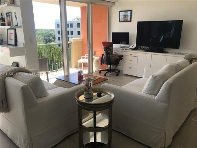 Building Photo - 2951 S Bayshore Dr