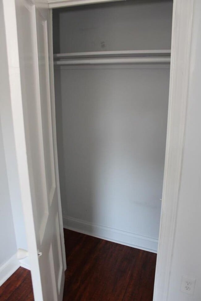 Building Photo - Stunning 3-Bedroom Home with Modern Amenities in a Prime Neighborhood!