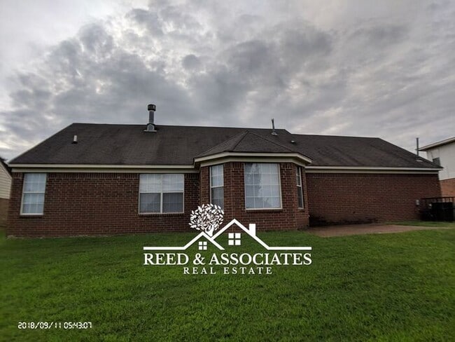 Building Photo - Southeast Memphis Home Located in Quiet Neighborhood!