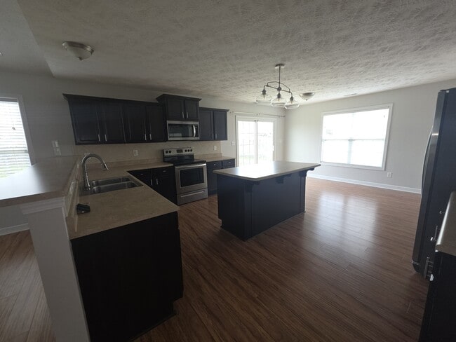 Building Photo - 221 Audubon Dr