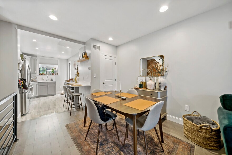 Building Photo - 1225 Tree St