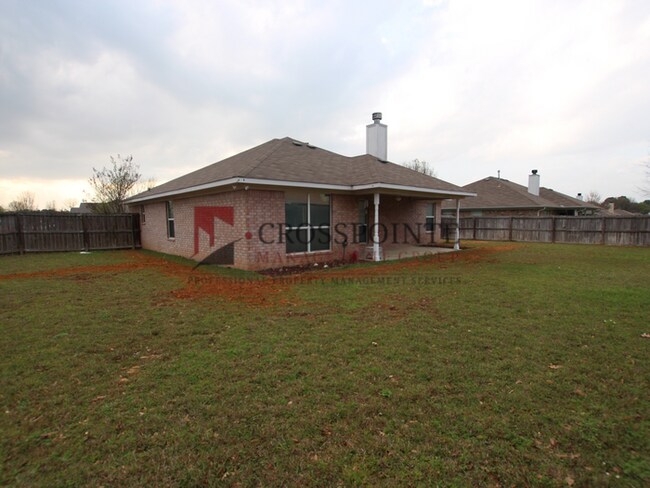 Building Photo - Available! 3 Bedroom Home in Flint!