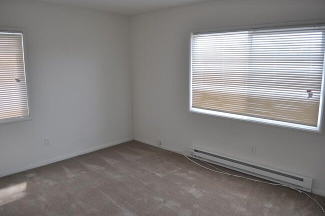 Building Photo - Affordable 2BR/1BA Detached Single Family ...