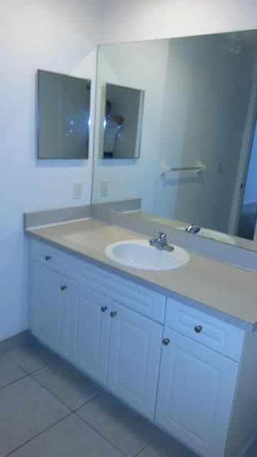 Building Photo - 2221 White Pine Cir