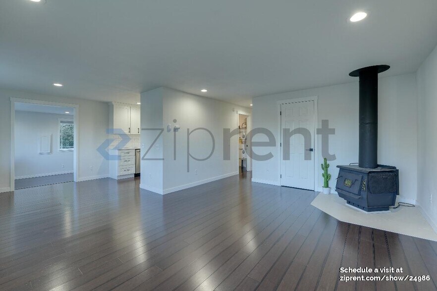 Building Photo - 732 Natalie Pl